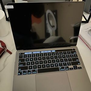 AppleMacBookPro 13.3 with touch bar